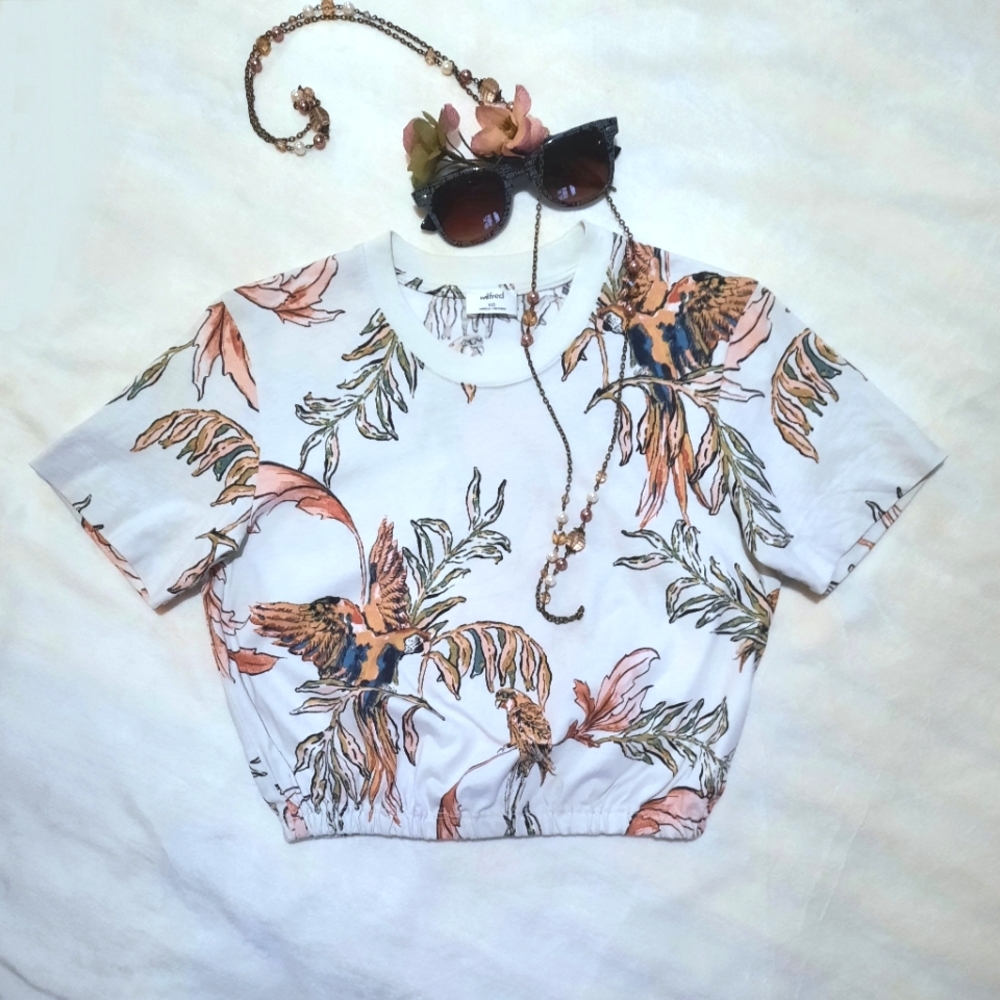 WILFRED Tropical 🦜 Crop T-Shirt Elastisized Hem